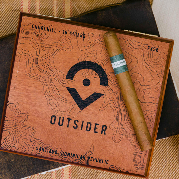 Jay Cutler's Jay 6 Outsider Cigars, a blend of Dominican and Peruvian tobaccos blended by Kelner Boutique Factory